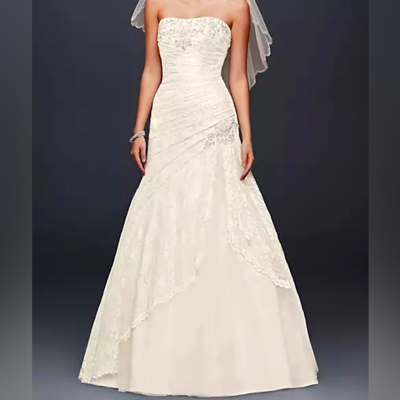 David's Bridal Dresses & Skirts - David's Bridal a-line lace wedding dress side split detail plus size 16 hemmed